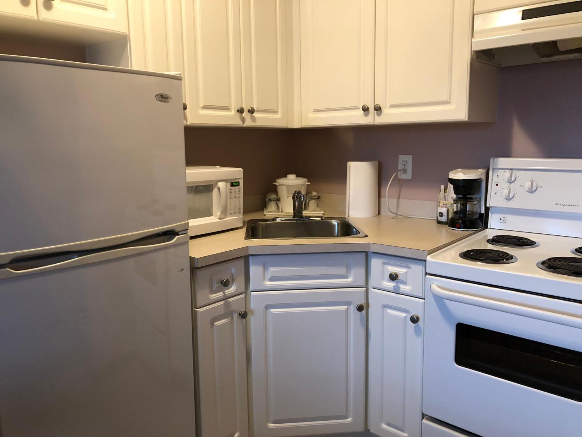 Super 8 By Wyndham Lake Country/Winfield Area Extérieur photo